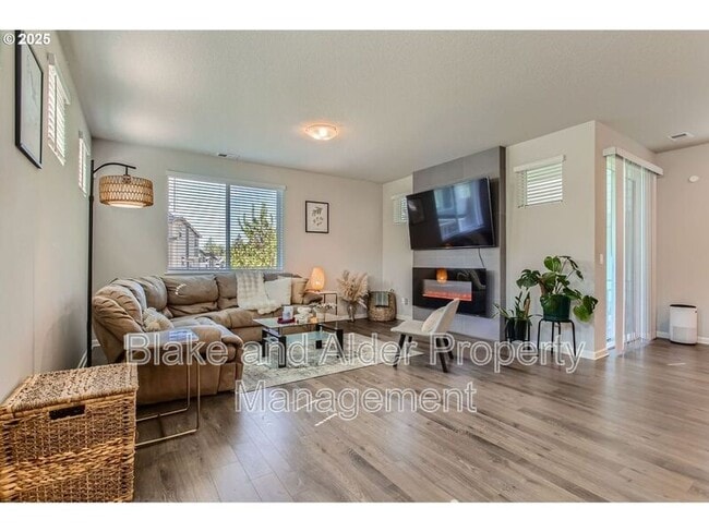 Building Photo - 12357 SE Goali Ct