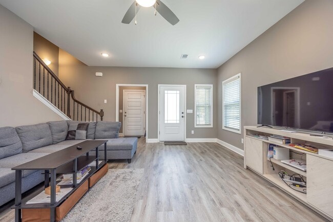 Building Photo - 24 Vineyard Dr