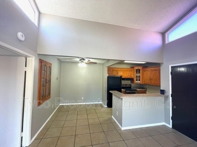 Building Photo - 2920 Briarwood Rd