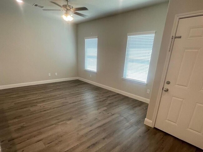 Foto del edificio - 16890 Glenheath St