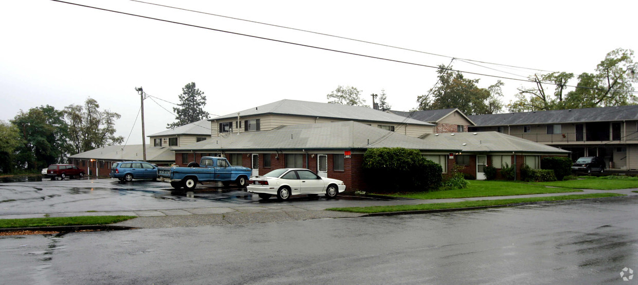 Foto del edificio - Rivercrest Apartments
