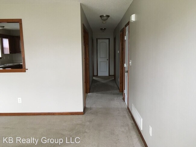 Building Photo - 2 br, 2 bath House - 1106 NW Willow Dr
