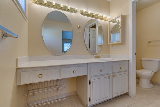 Building Photo - CLEAN AND READY FOR MOVE IN! OPEN AND BRIG...