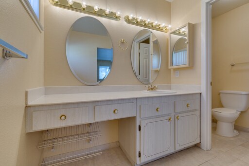 Foto del edificio - CLEAN AND READY FOR MOVE IN! OPEN AND BRIG...
