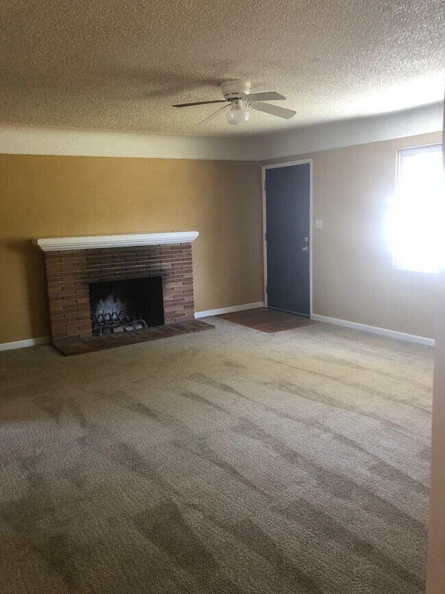 Foto del edificio - Nice 3 bed 1 bath