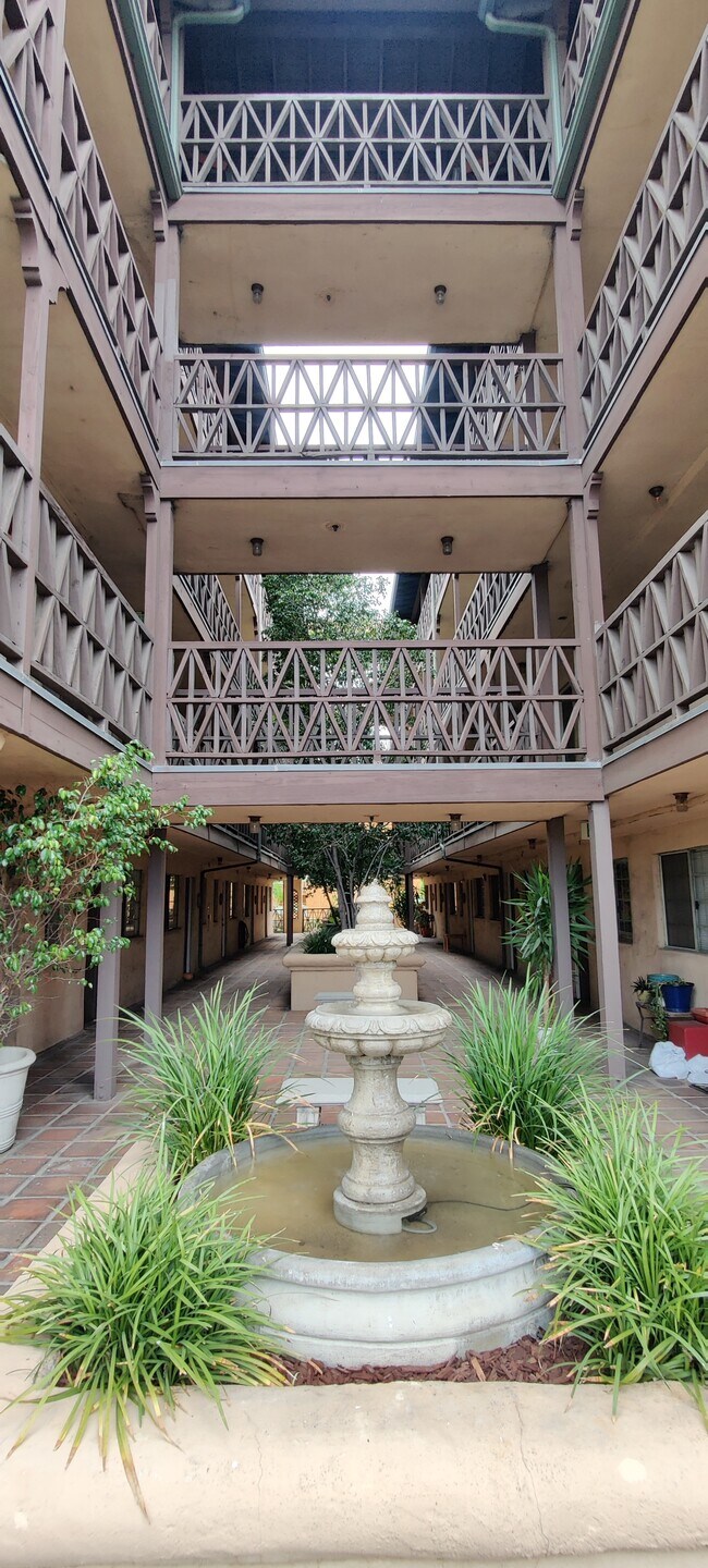 1460 N Mansfield Ave Unit 101, Los Angeles, CA 90028 Apartments in