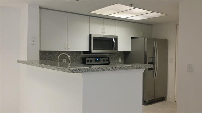 Foto del edificio - 5031 Wiles Rd