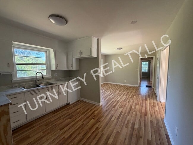 Building Photo - 1812 Etowah Cir