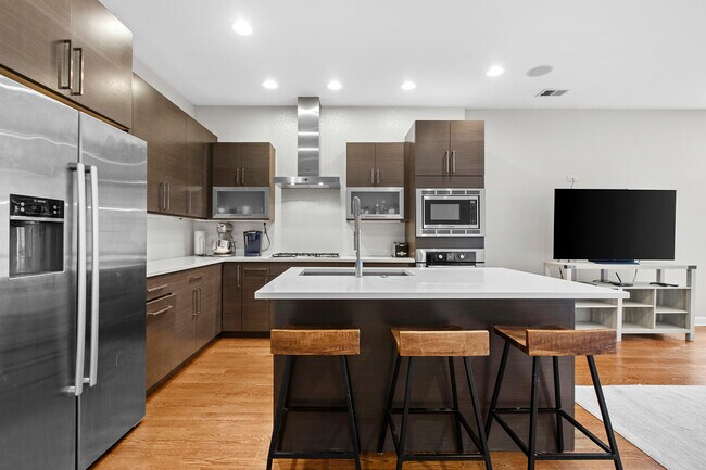 Foto del edificio - 2112 w Race Ave