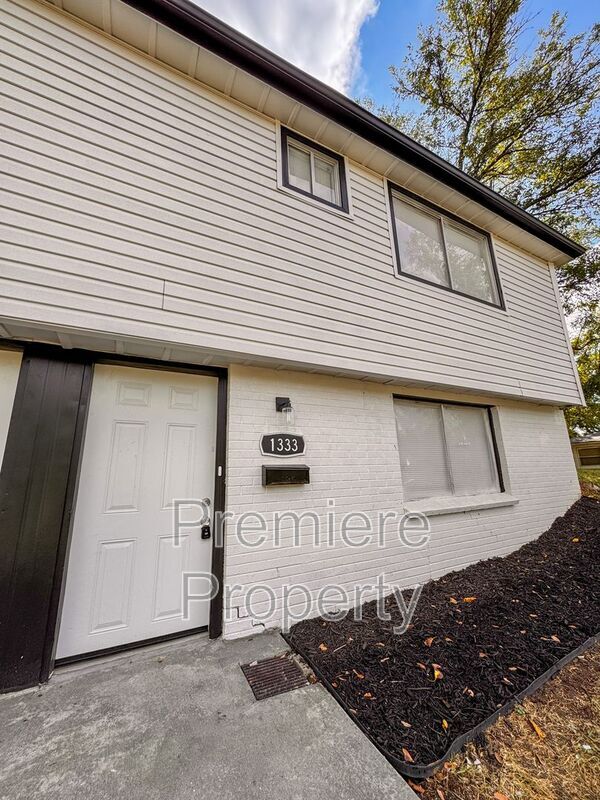 Building Photo - 1333 N 47th St