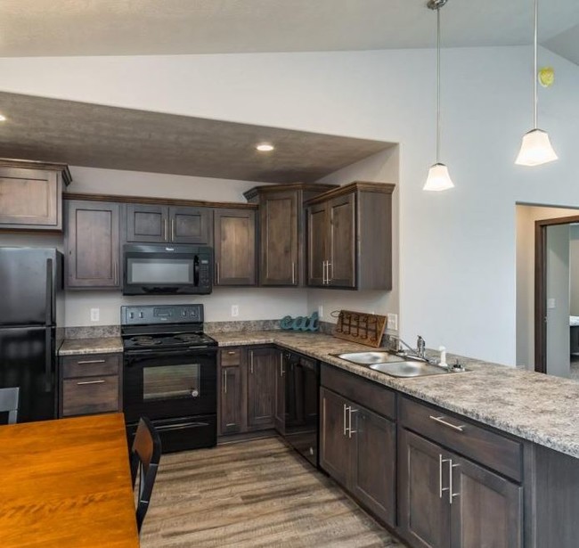 Building Photo - Sunburst Townhomes