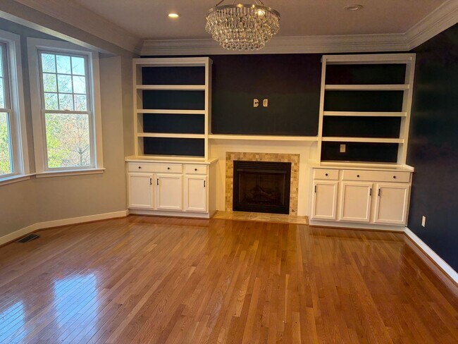 Foto del edificio - Spacious Home in Desirable SW Roanoke Location