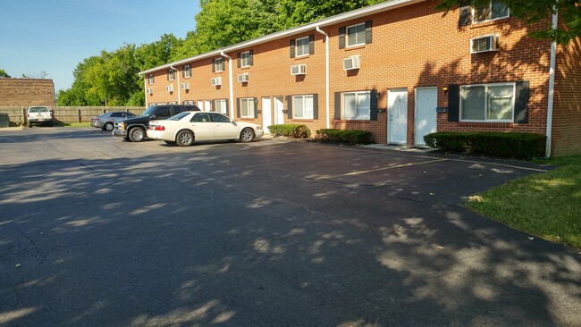 Building Photo - 499 Lakeside Dr