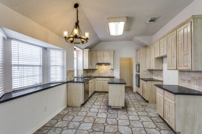 Building Photo - 7716 Meadowlark Dr
