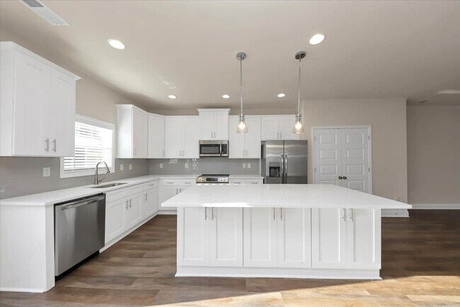 Foto del edificio - 5485 BLOSSOMWOOD Trl