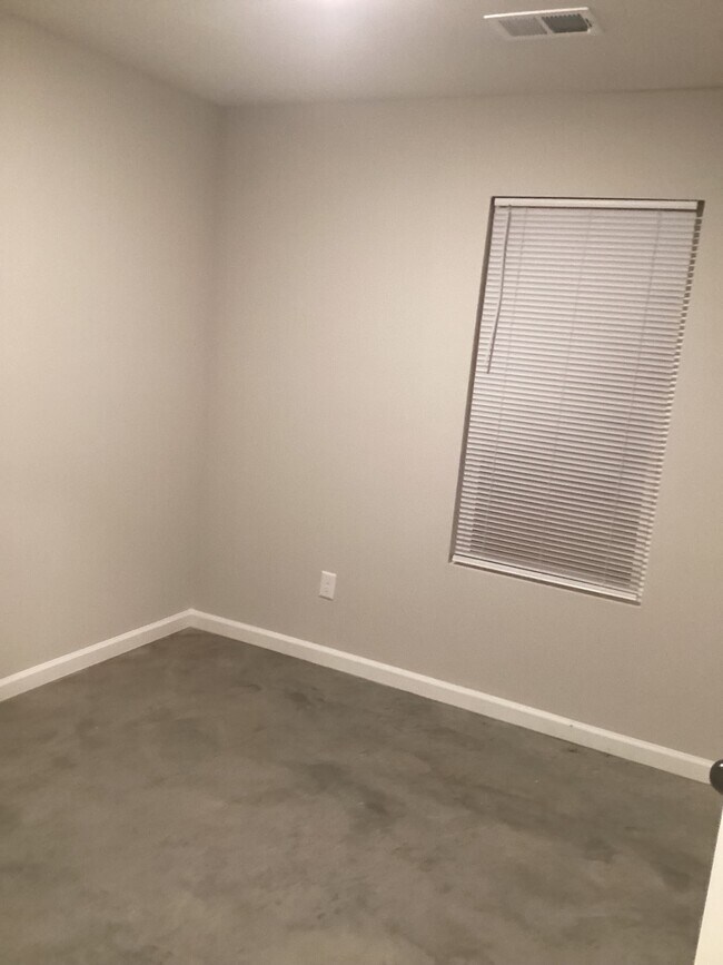 Foto del edificio - 4367 Suncrest Dr