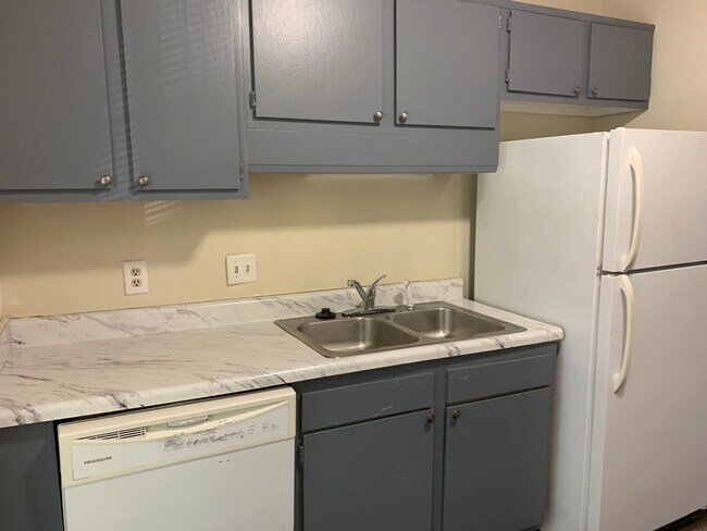 Foto del edificio - Spacious North Raleigh  Townhouse  *2 brm ...