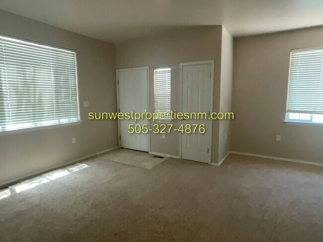 Foto del edificio - 1700 E 23rd St