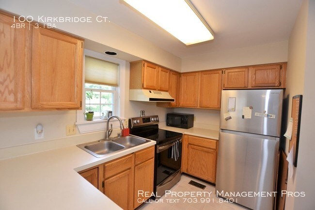 Building Photo - 100 Kirkbridge Ct
