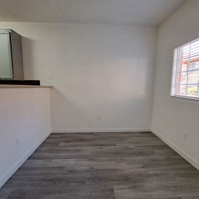 Foto del edificio - 4730 E Craig Rd