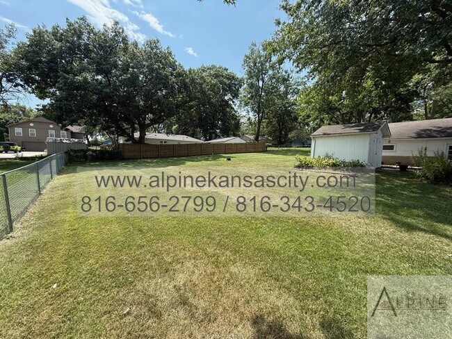Foto del edificio - Spacious Gladstone Ranch!