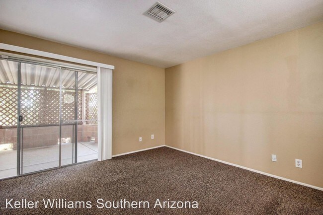 Building Photo - 6633 N Camino De La Tierra