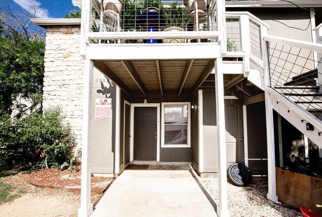 Foto del edificio - 9903 Roxanna Drive