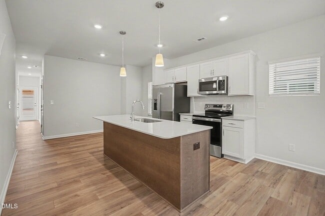 Foto del edificio - 140 Silver Fir Ln
