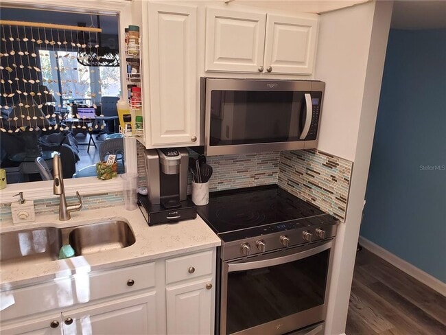 Building Photo - 11485 Oakhurst Rd