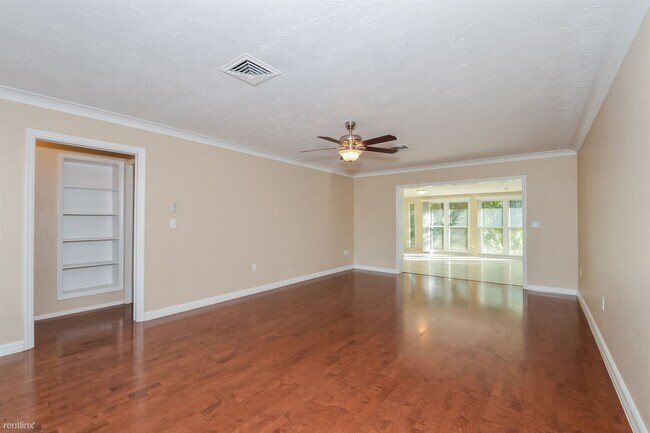 Building Photo - 3 br, 2.5 bath House - 2918 SUNNYSIDE ST