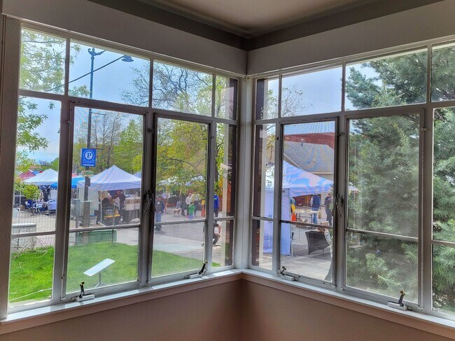 Foto del edificio - AMAZING LOCATION 2 Bed 2 Bath Home In Downtown Louisiville
