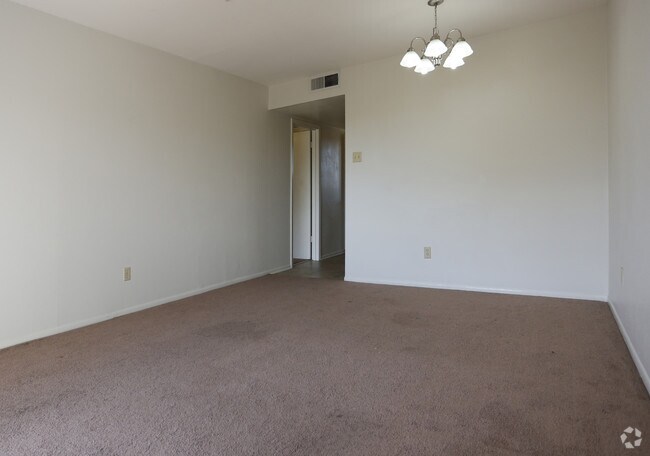 1HAB/1BA - 680 FT² - Cleary Pointe Apartments