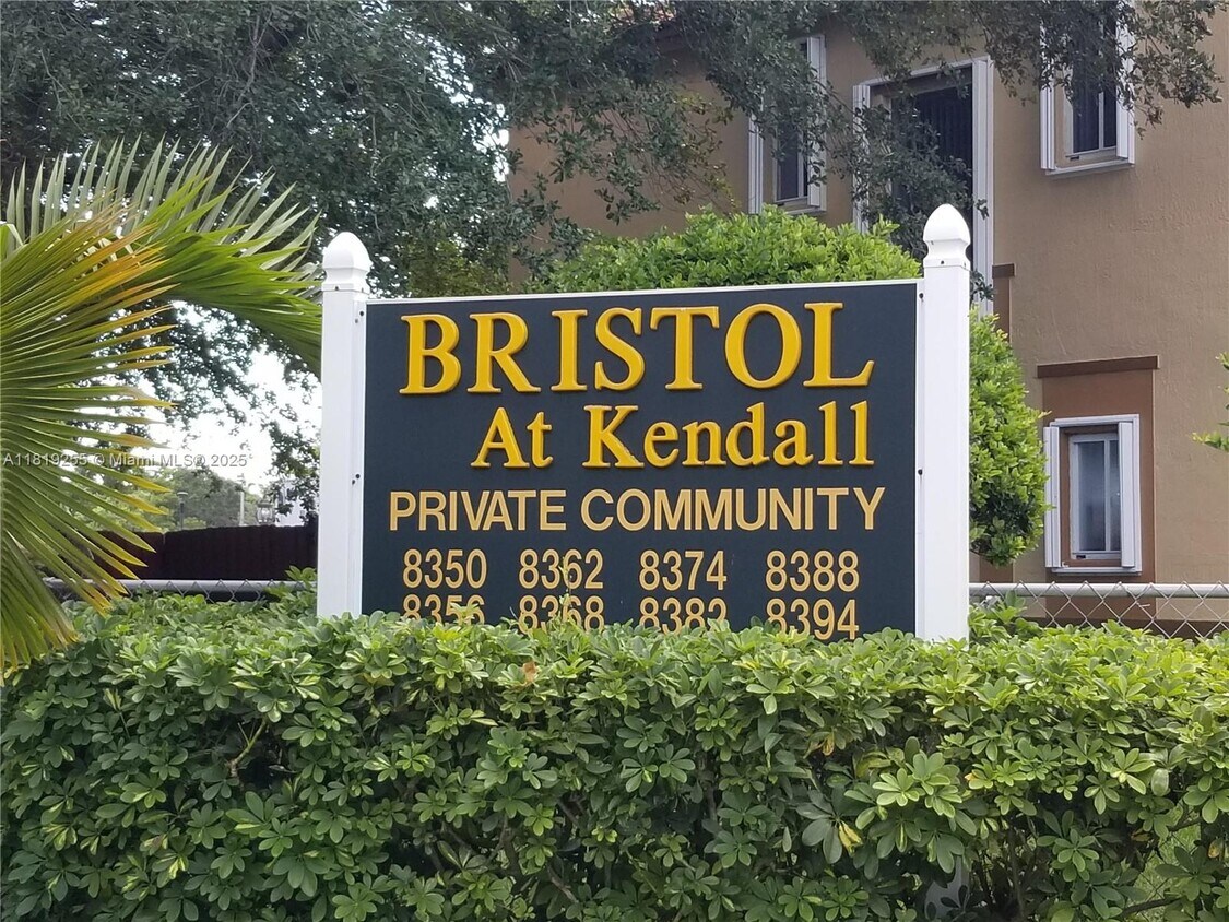 Foto principal - 8394 SW 152nd Ave