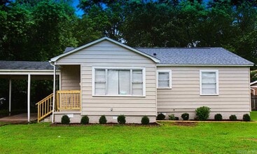 Building Photo - 123 Saunders Dr