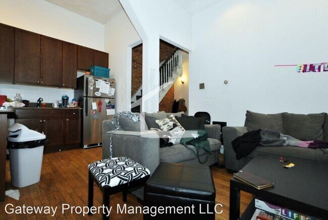 Foto del edificio - 4 br, 2 bath House - 14 Wigglesworth St #2