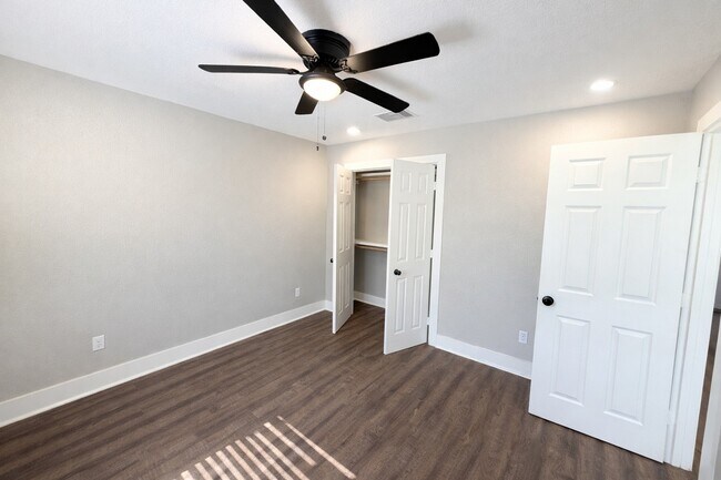 Foto del edificio - 5105 Oak Ave