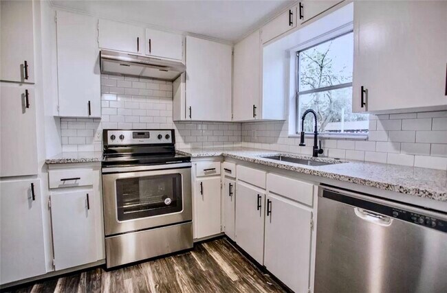 Foto del edificio - 8308 Peaceful Hill Ln