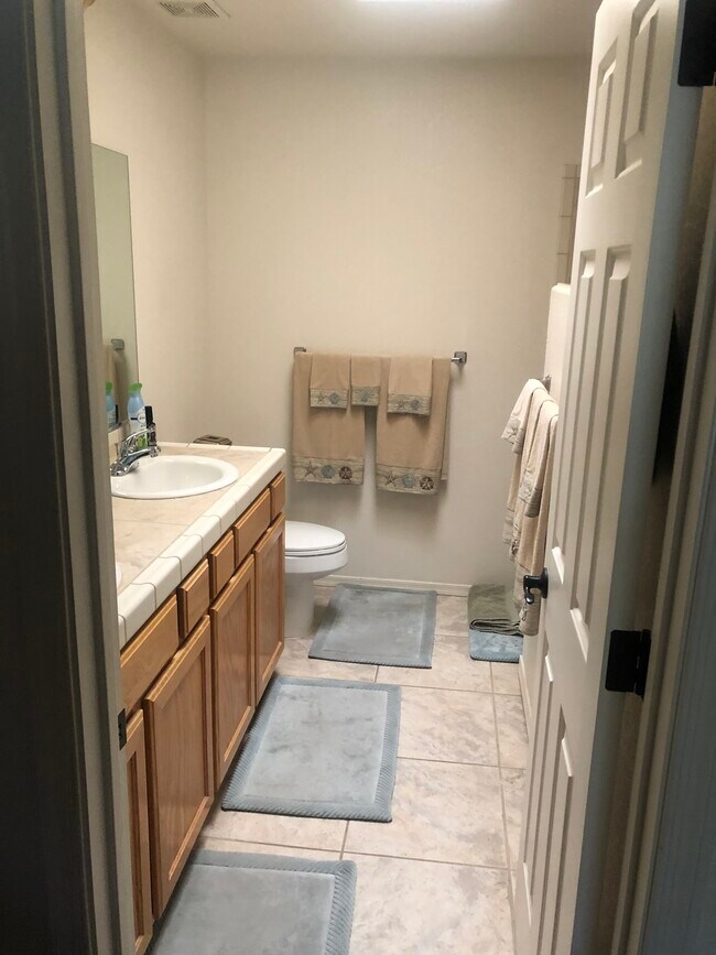 Building Photo - 3265 Fountain Palm Dr