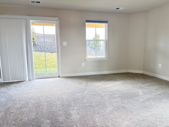 Foto del edificio - Luxury Townhome in Charlottesville's Newes...