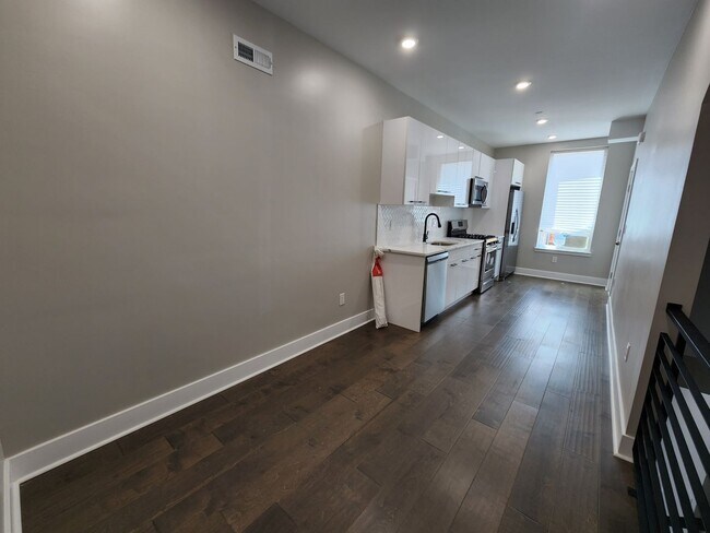 Foto del edificio - 2449 Turner St