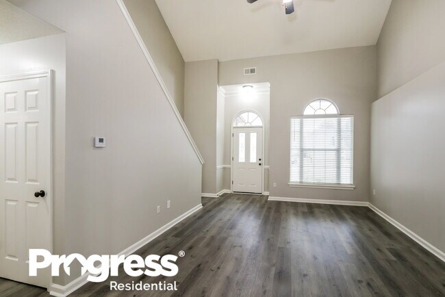 Building Photo - 9719 Dogwood Ct W