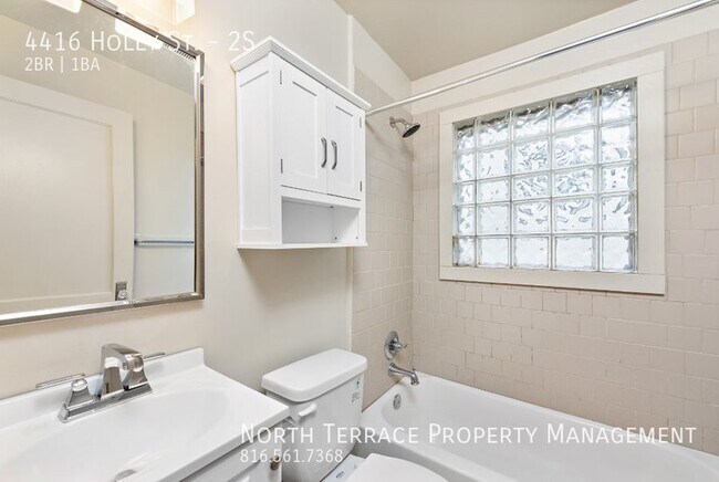 Building Photo - Recently Rehabbed 2B near Westport and Plaza