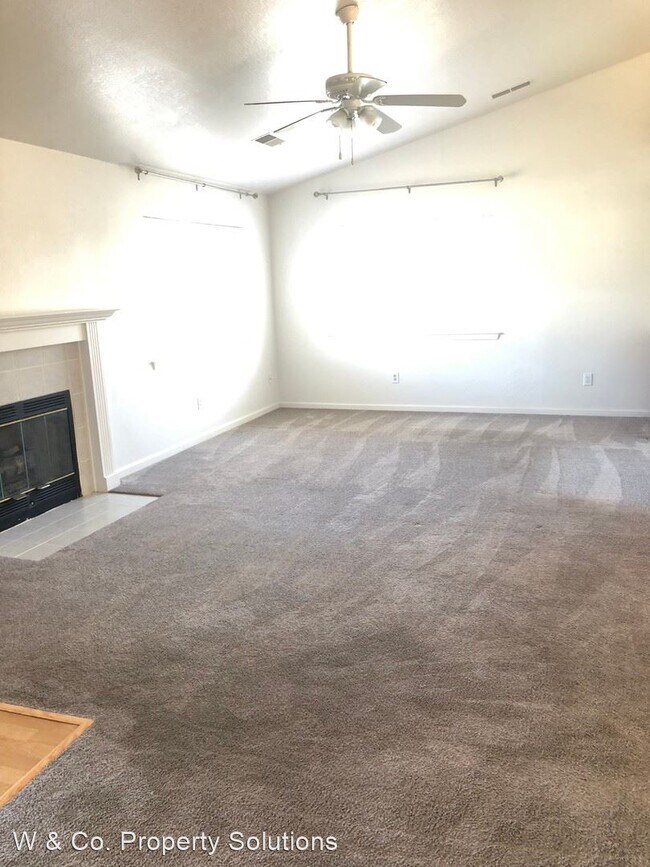 Building Photo - 3 br, 2 bath House - 789 Spaniel Dr