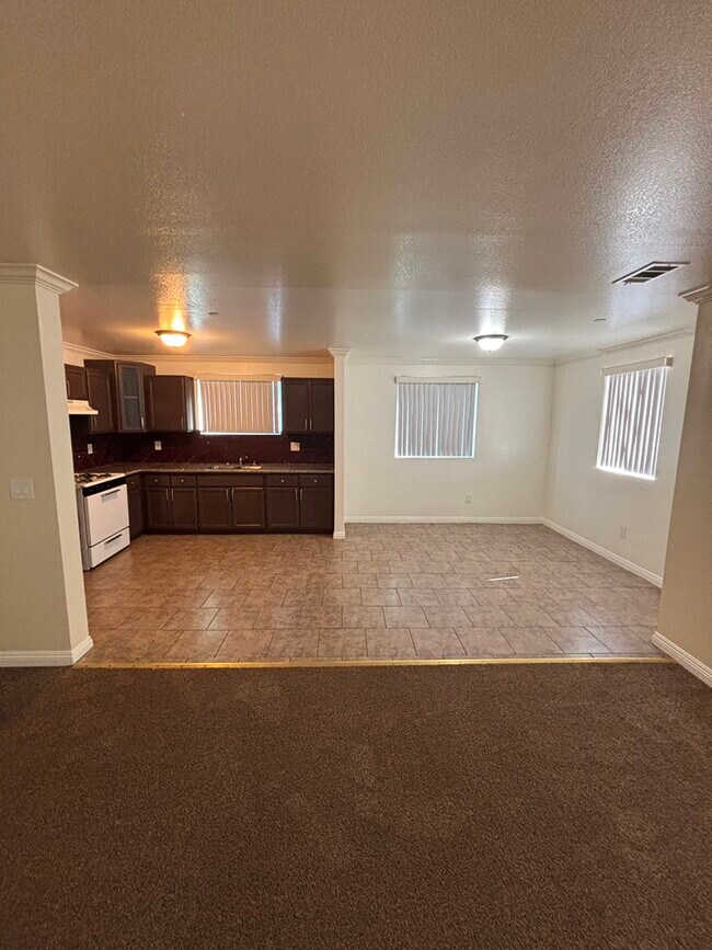 Foto del edificio - 346 E 75th St