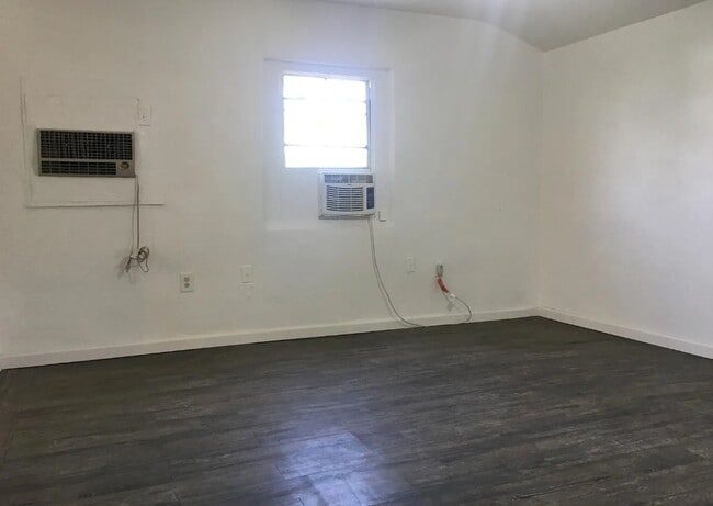 Foto del edificio - 3508 Crestmore Rd