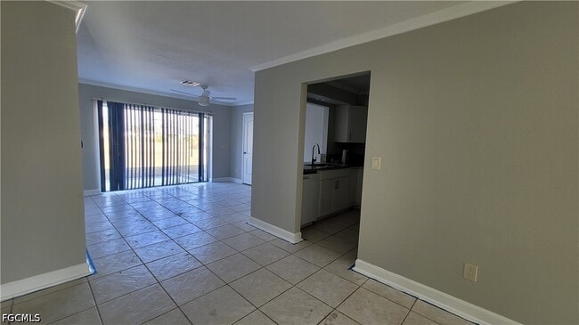 Foto del edificio - 4404 Santa Barbara Blvd S