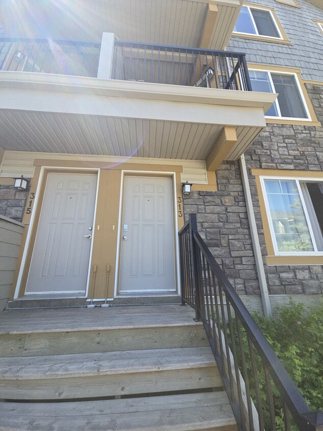 Building Photo - 313 McKenzie Towne Ln SE