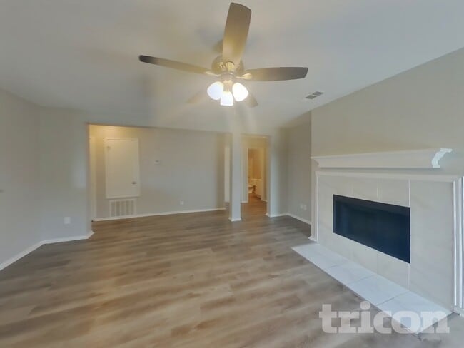Building Photo - 612 Rockbrook Dr
