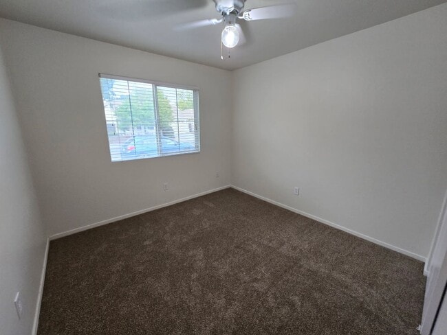 Foto del edificio - A Bright and Welcoming Home in East Davis