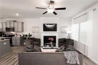 Building Photo - Room in Townhome on Shaffer Ct